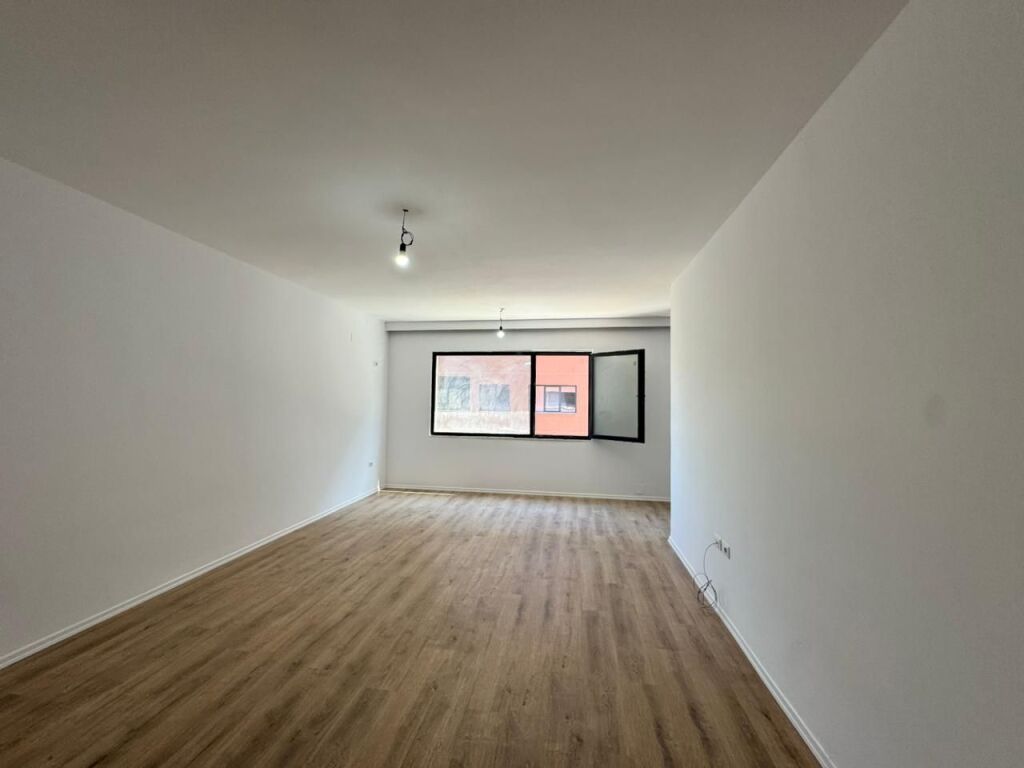 Apartament 2+1 per shitje tek Rruga e Elbasanit