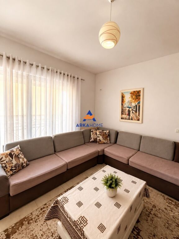 JEPET APARTAMENT ME QERA 2+1+BALLKON "KOMUNA E PARISIT" 70.000 LEKE