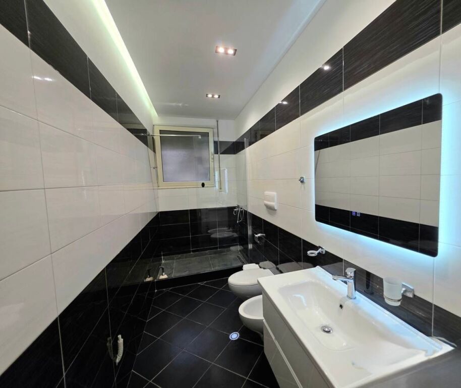 Apartament 2+1 tek Liqeni i Thate | 70,000 leke