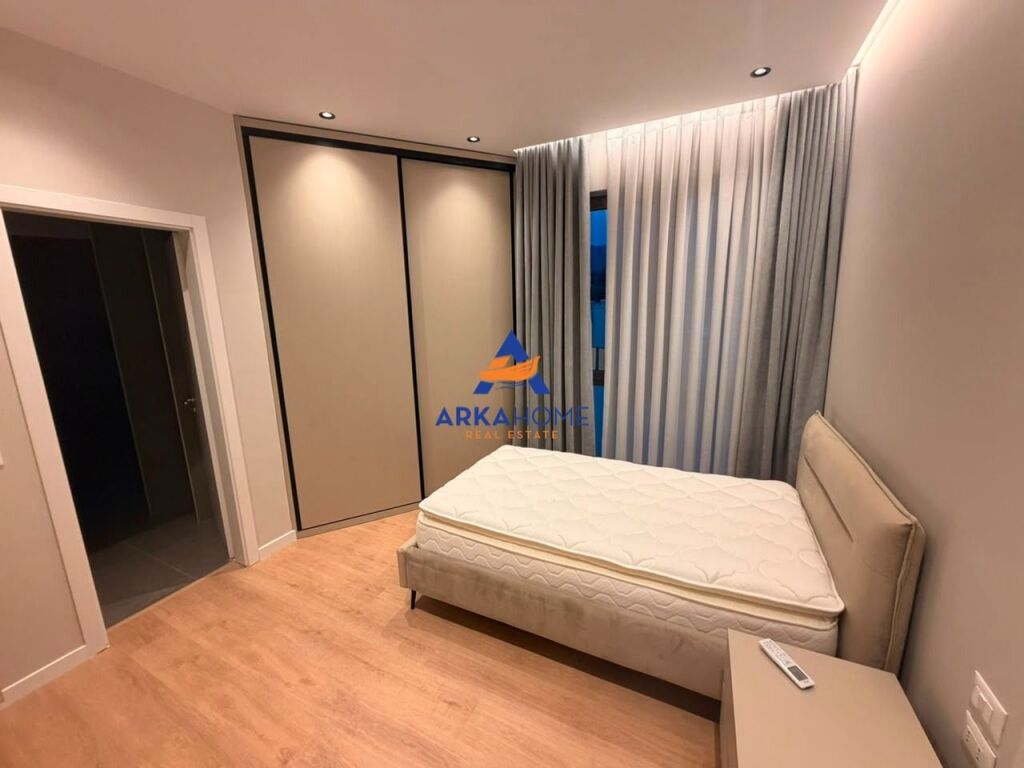 JEPET ME QERA VILE 3-KATËSHE+2 POSTE PARKIMI "TE RESIDENCA GREEN VALLEY,LIQENI I THATË" 400.000 LEKE