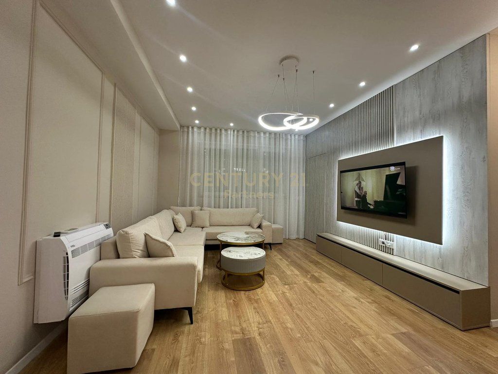FOR RENT 2+1 APARTMENT AT RED SCHOOL !