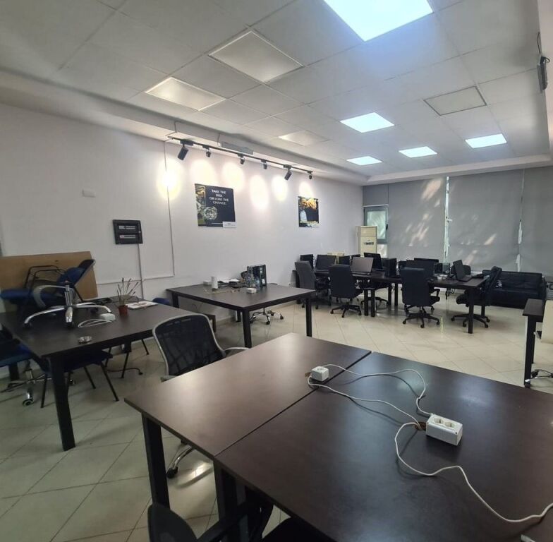 Commercial space for rent at Rruga e Kavajes, 21 Dhjetori.