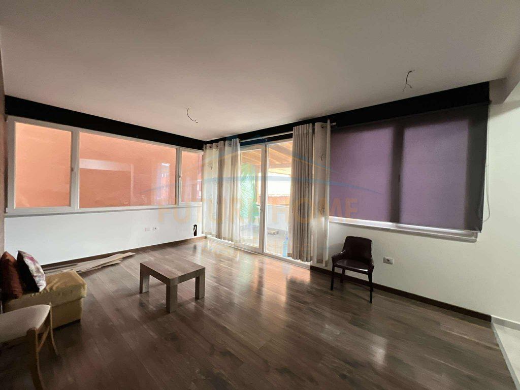 For sale, 3+1 Apartment, Kavaja Street, UNA57793