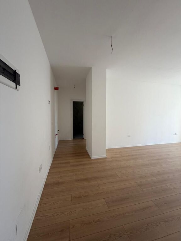 Shitet apartament 2+1 Iliria