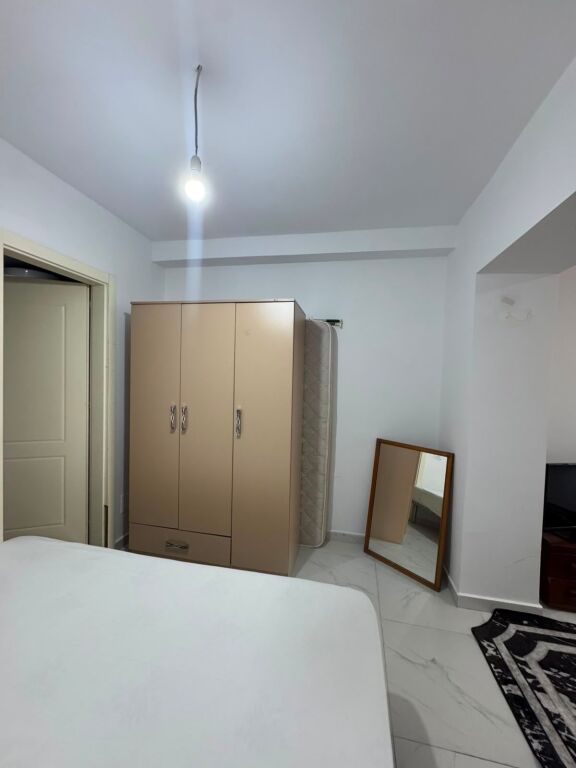 Jepet me qira Garzionere prane Ures se Vasil Shantos 380 €