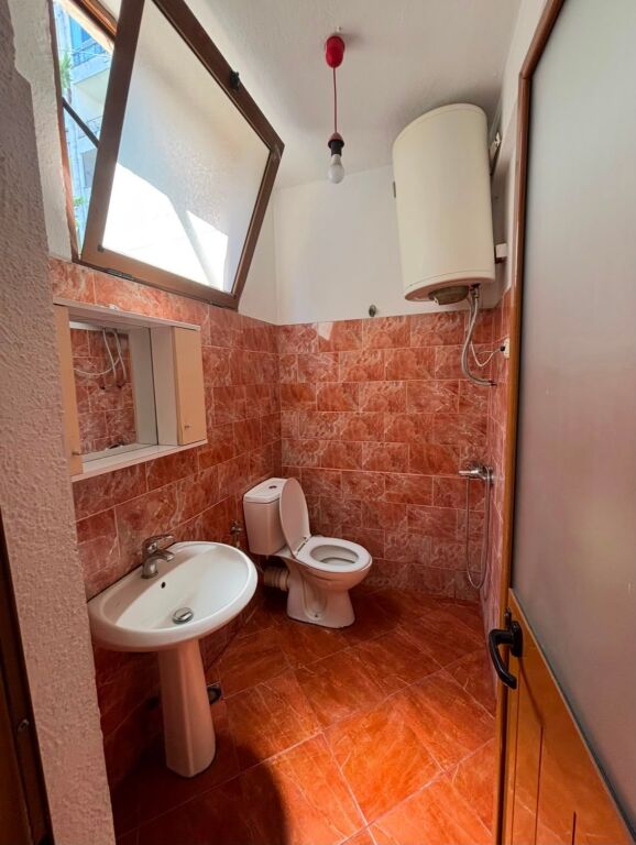 Appartamento in affitto 1+1 - 📍Astir, vicino a Vila L, via Sokrat Miho - 350 mila lek