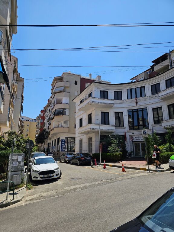 🏡 Shitet Apartament 2+1+2 në Kodra e Diellit – Njësia Nr. 13