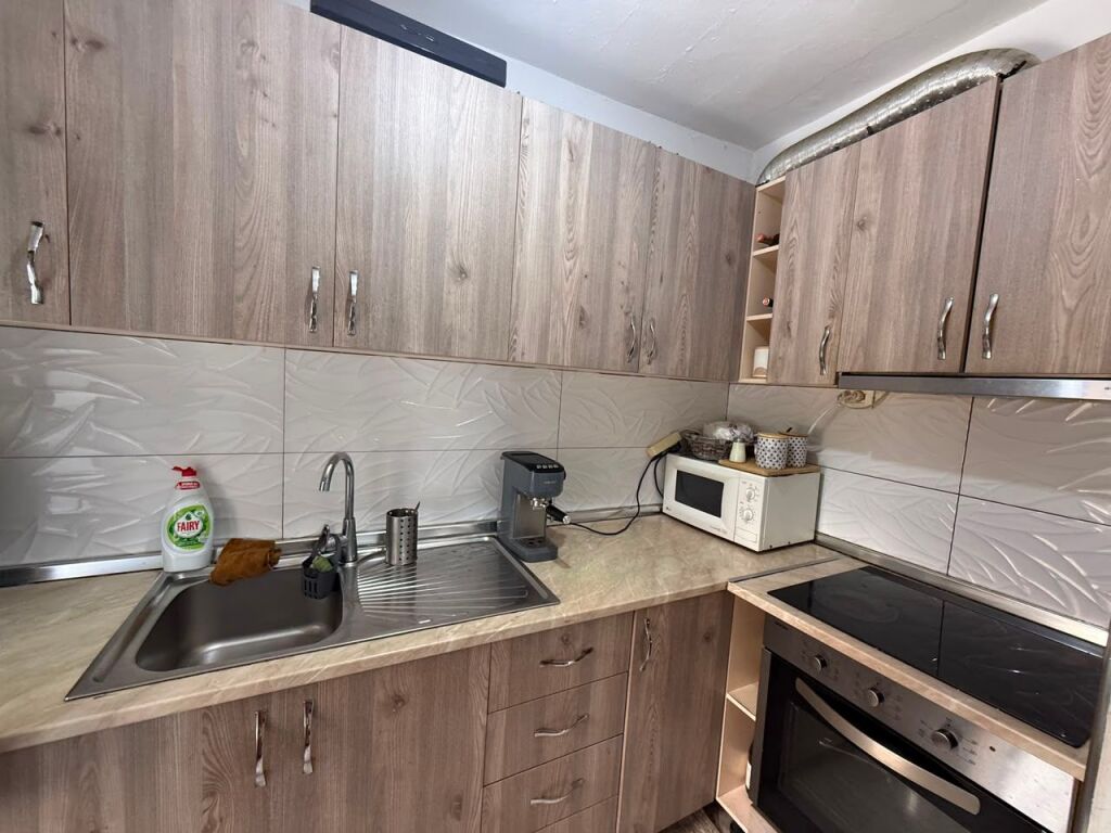 Apartament 2+1 ne shitje, sheshi Xhamllikut!