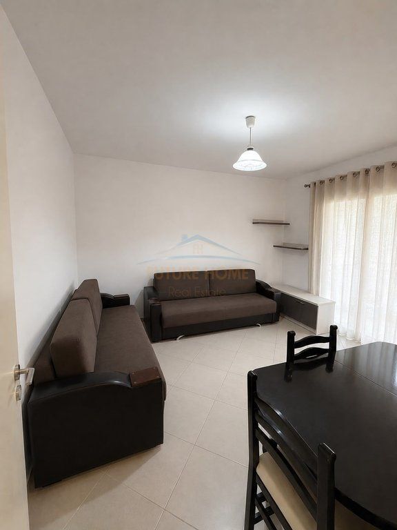 Affitto – Appartamento 1+1 | Palazzo con Freccia, Tirana