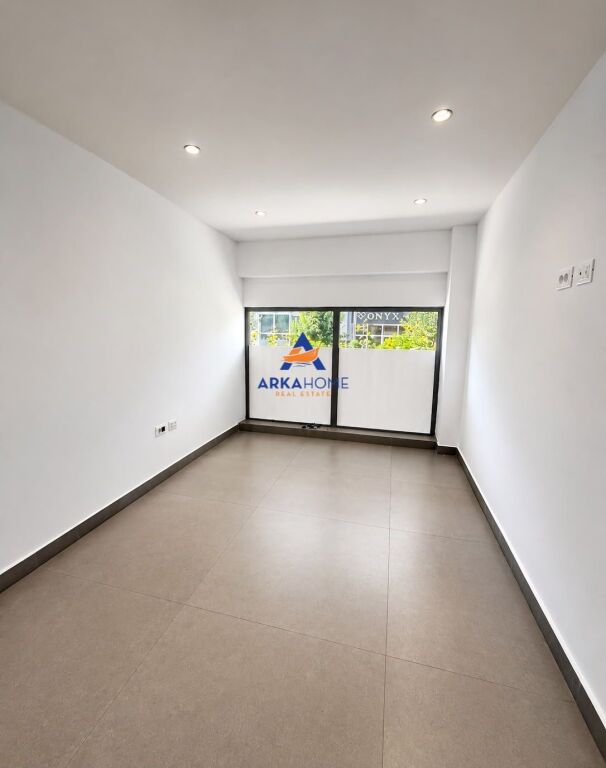 VENDITA AMBIENTE COMMERCIALE/UFFICIO 450 M2 "COMUNE DI PARIGI" 1.575.000 EURO