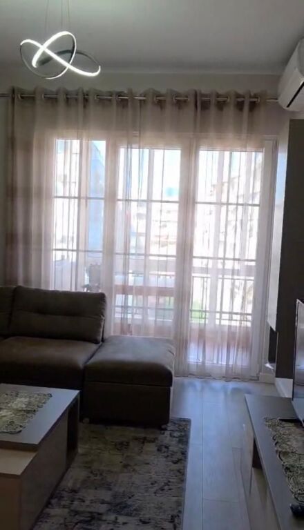 Apartament me qera 1+1 - 📍Astir, prane rrethit, rruga Tom Plezha - 480 mije leke