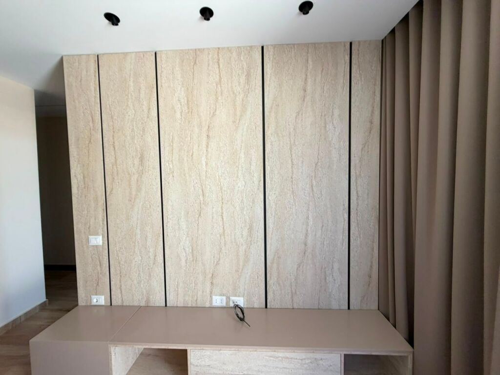 Shitet Apartament 1+1+verande te Mali Robit
