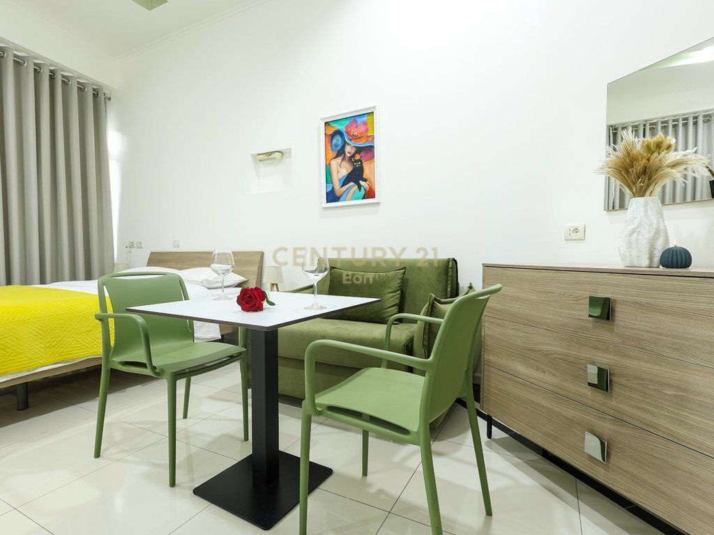 SHITET STUDIO NE QENDER , DURRES !