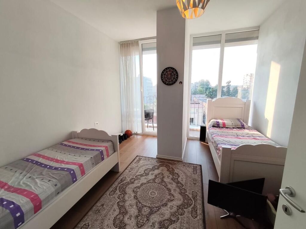 apartment 2+1+2 for sale, on 4 Dëshmorët street