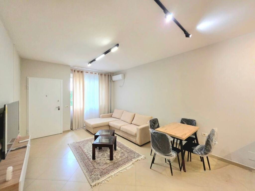 Apartament 2+1 tek Liqeni i Thate | 70,000 leke