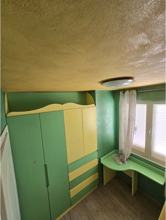 Shitet apartament tek Casa Italia