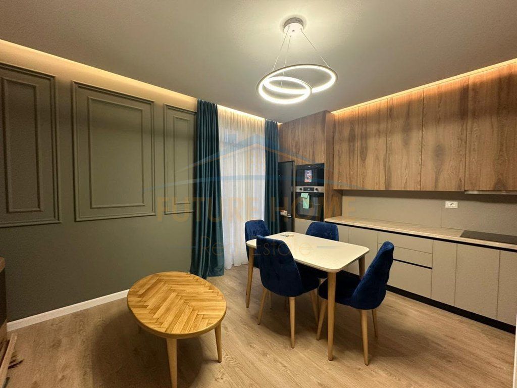 Shitet Apartament 3+1 – Pranë Vilës L , UNA71333