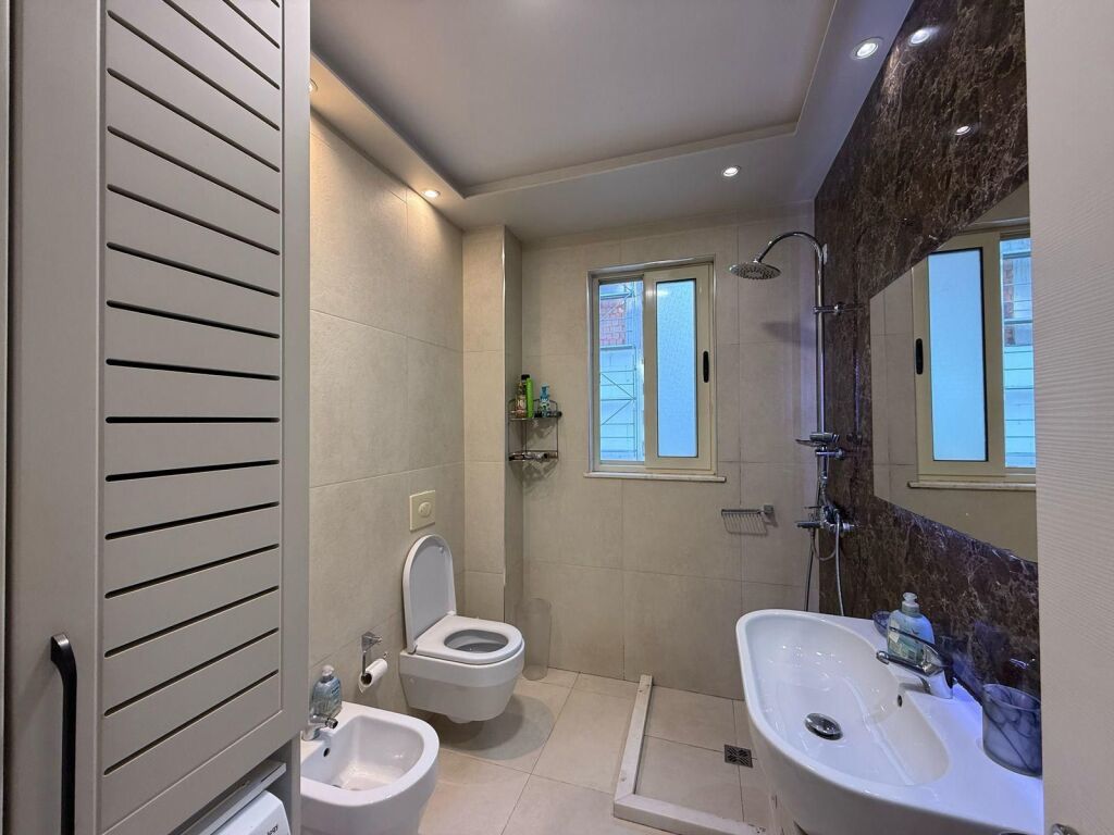 Qera | Apartament 2 + 1 | Liqeni I Thate | 750 €/muaj