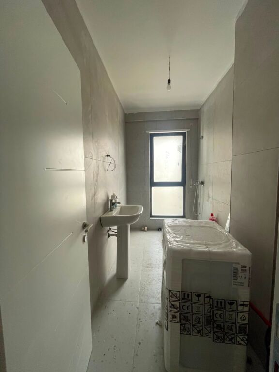 Affitto, Appartamento 1+1, Complesso Ndregjoni, Tirana . Empire73262