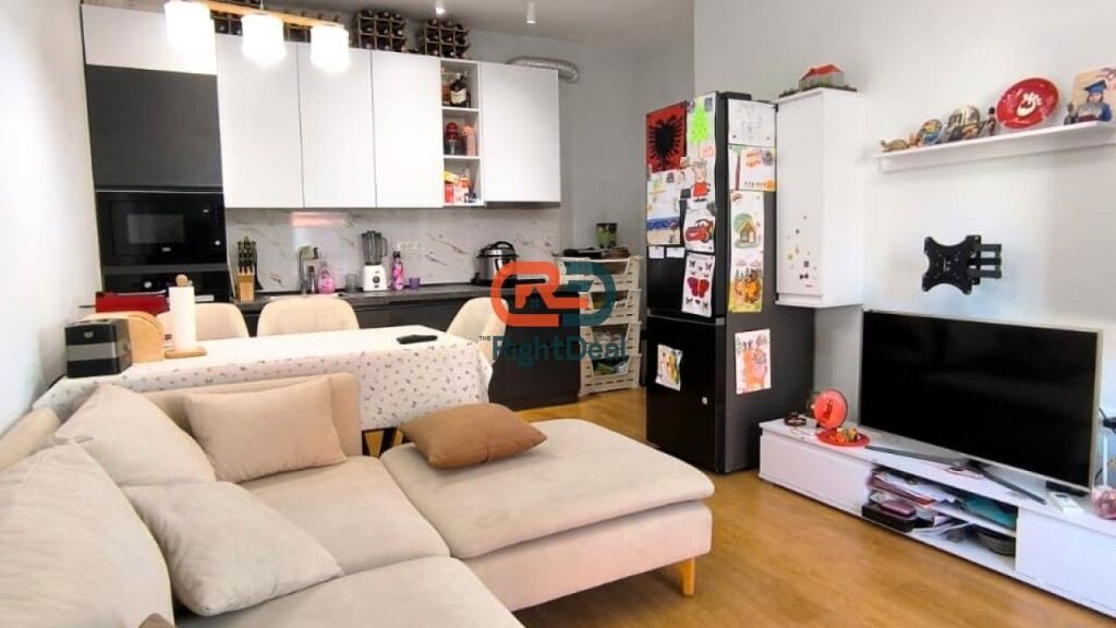 Ne Selite, Tek Residenca Euro 3D, Jepet Me Qira Apartament 2+1 I Mobiluar !!!