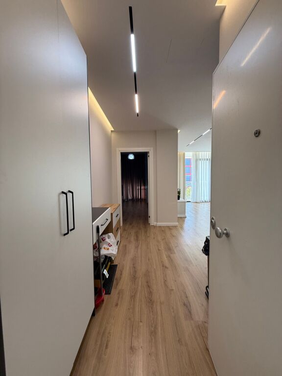 Apartament me qira 1+1, Jordan Misjaq