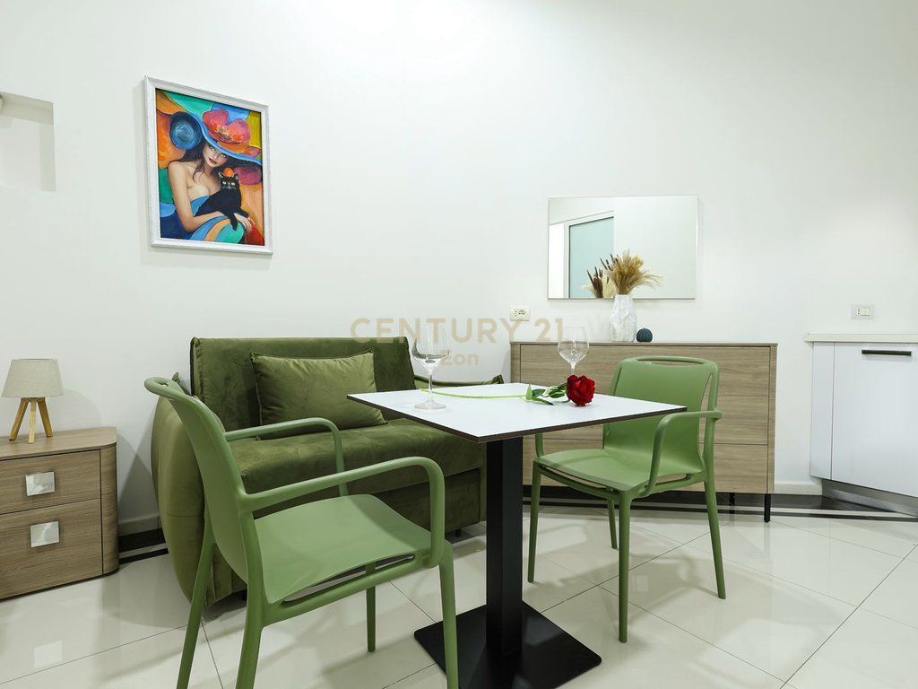 SHITET STUDIO NE QENDER , DURRES !