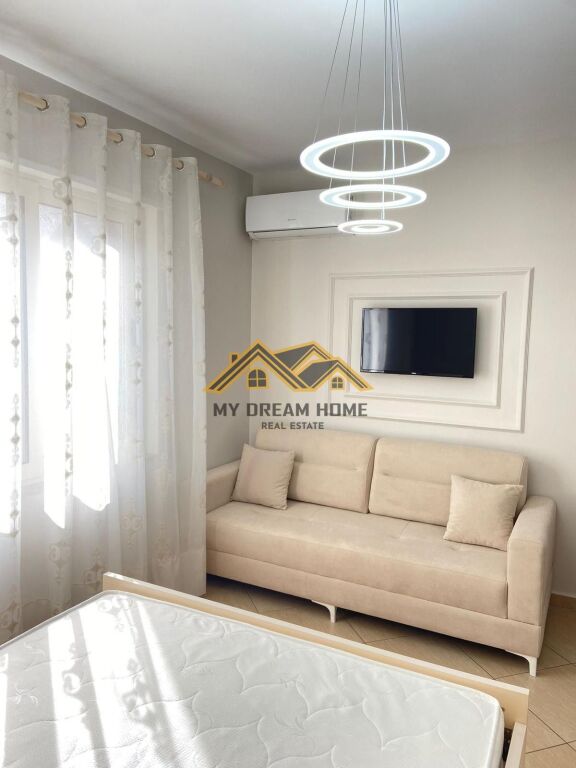JEPET ME QERA GARSONIERE NE PLAZH DURRES TEK PINETA