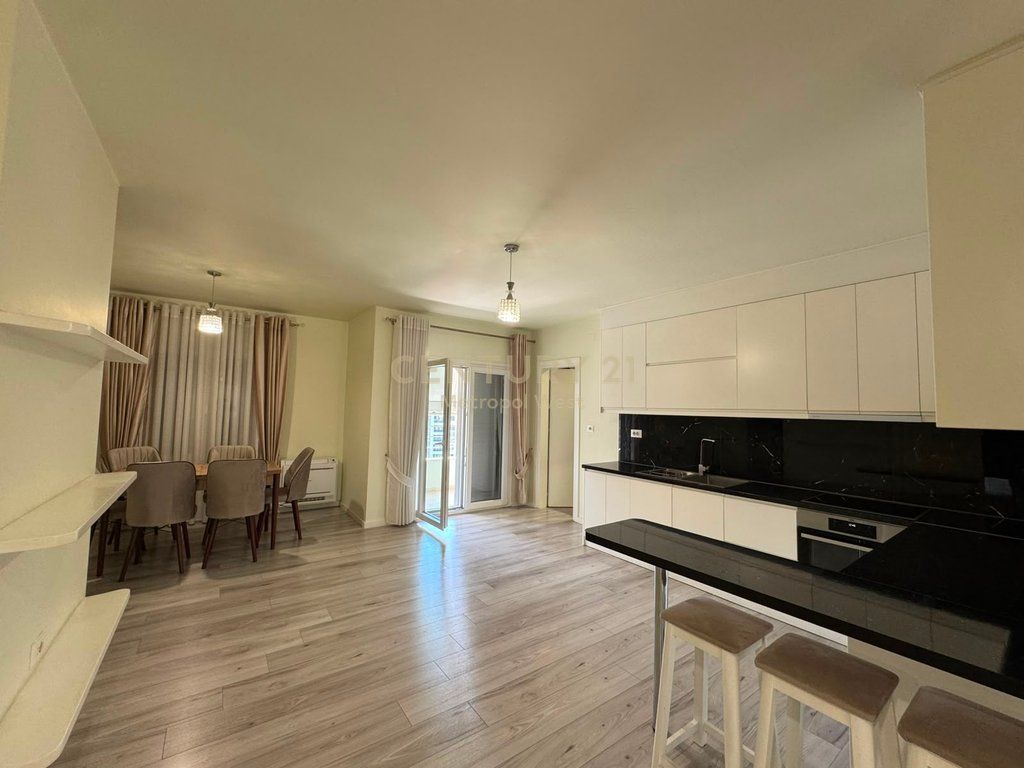Appartamento 2+1+2 in affitto in Via Dritan Hoxha, Laprakë