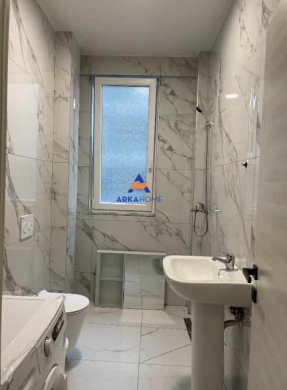 JEPET APARTAMENT 1+1+ANEKS+BALLKON ME QERA "PASKUQAN, REZIDENCA ALBULENA" 42.000 LEKE