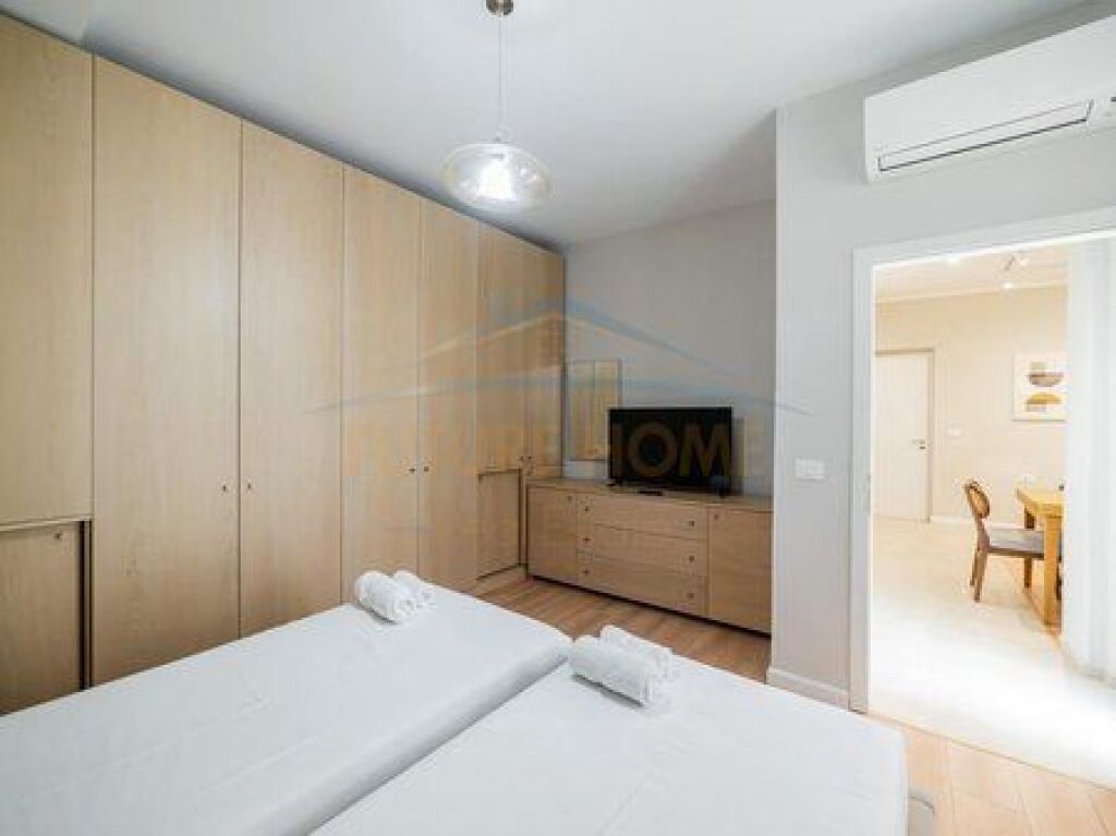 Shitet, Apartament 2+1 Pazari i Ri- Optika Roma