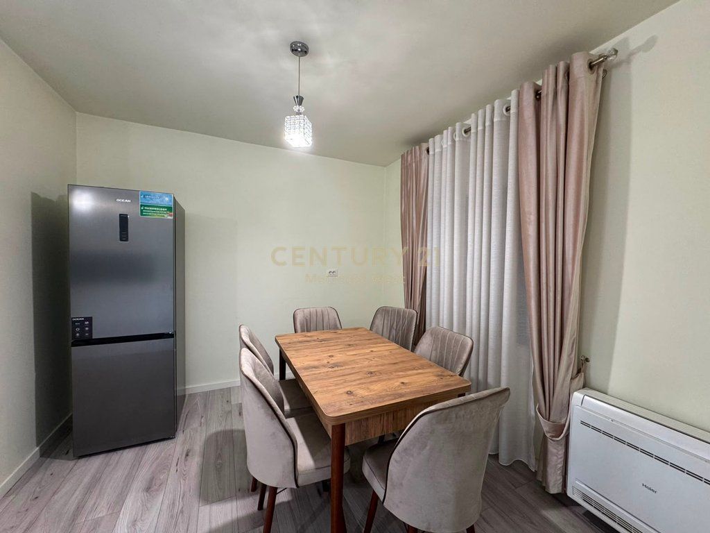 Appartamento 2+1+2 in affitto in Via Dritan Hoxha, Laprakë