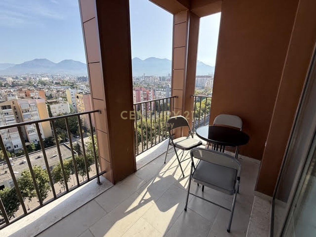 Appartamento appena arredato in affitto  posto auto 1.200 € /Mese
