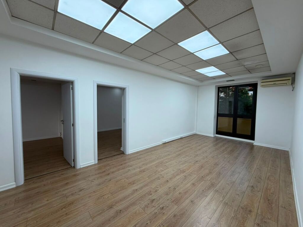 Office space for rent at Zogu i I Boulevard.
