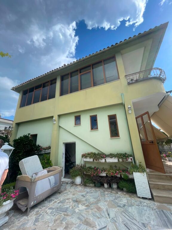 Piano villa in affitto a Kamez