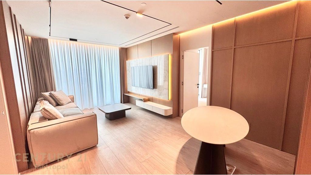 2+1+2+DY POST PARKIMI PER QERA, DOWNTOWN ONE! 3,999 € /Muaj