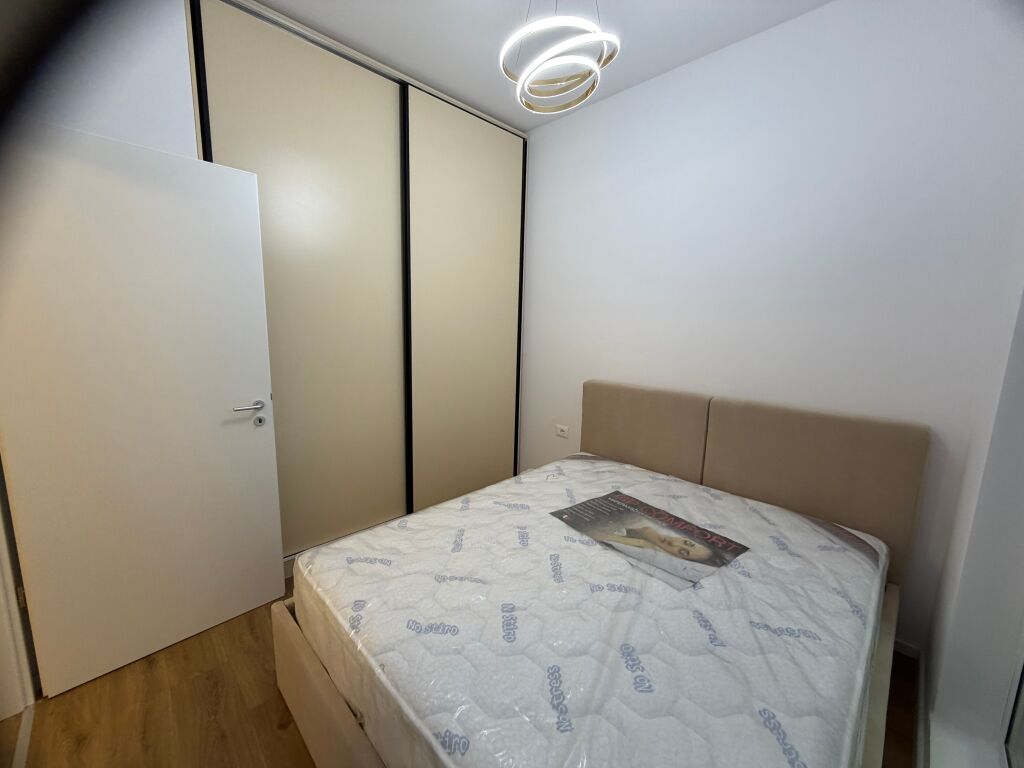 🏡 Appartamento 1+1 in affitto 📍 Residenza Kadiu, Ali Demi 🏢 2° piano con ascensore 💰 Prezzo: 40.000 lek/mese