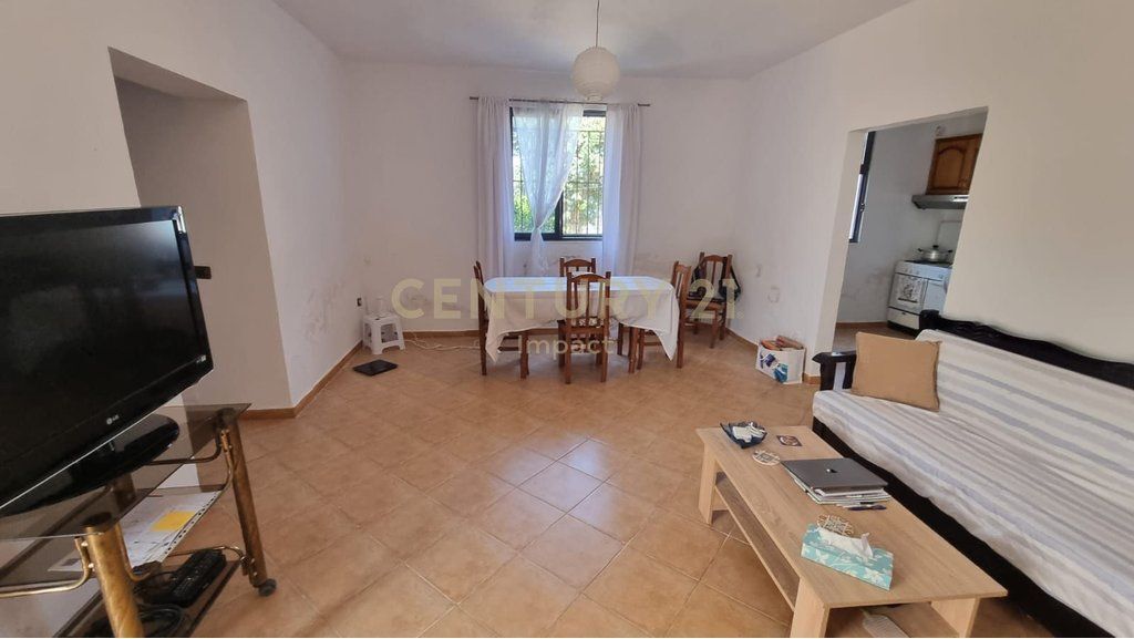 Shtepi private 2+1 Me Qira tek Spitali Ushtarak, Tiranë - 400€