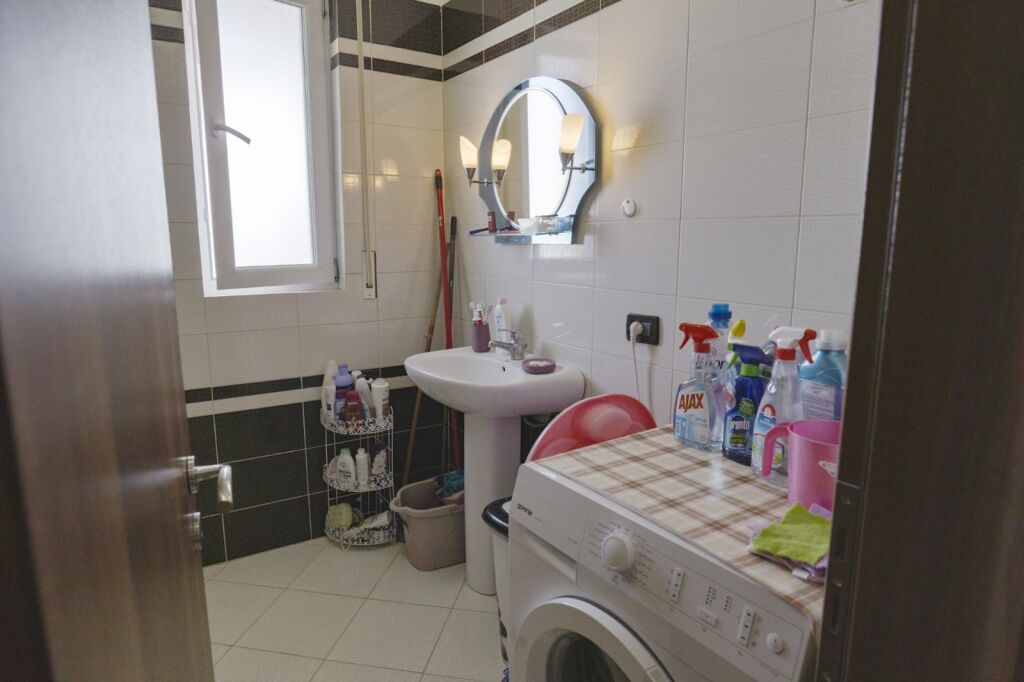Shitet apartament 2+1 ne Vlore  ID 5391