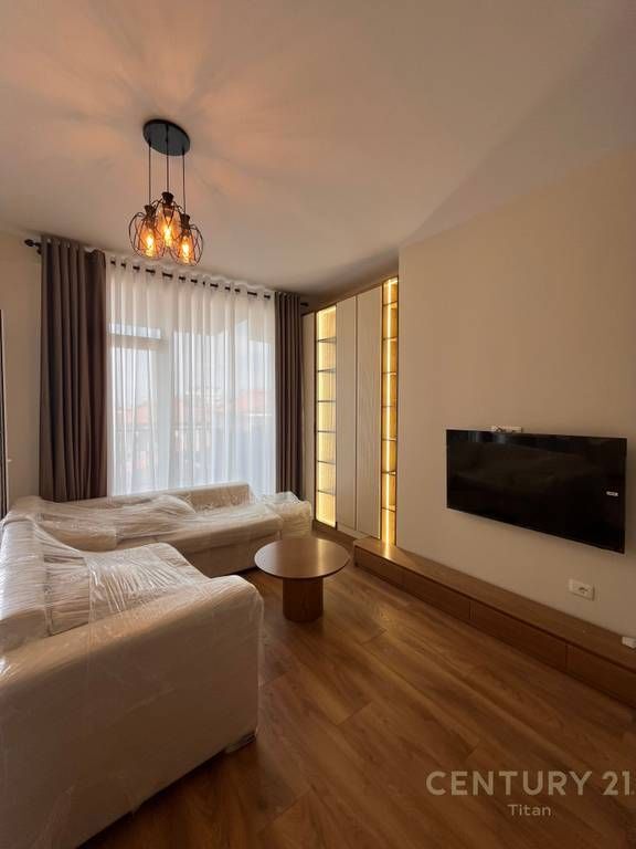 Jepet me qira apartament i ri 2+1+1 tualet+2 ballkone, ne rrugen Siri Kodra, prane Hotel Meridian 1,100 € /Muaj