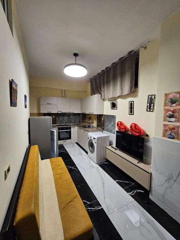 APARTAMENT ME QERA 1+1 ALI DEMI 40.000 LEKE FH-89716