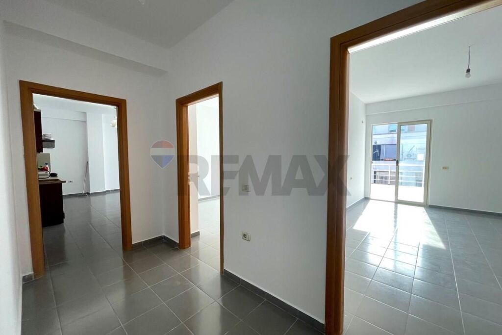 Apartament ne shitje, 2+1 tek KMY, Yzberisht