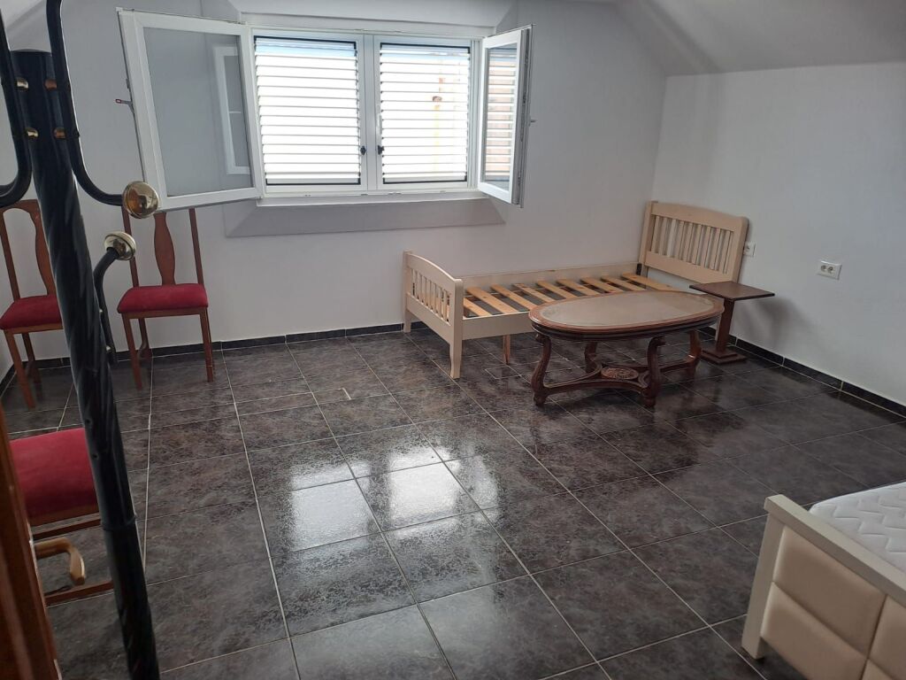 Qera | Shtëpi private 2 + 1 | Rruga Havzi Nela | 400 €/muaj