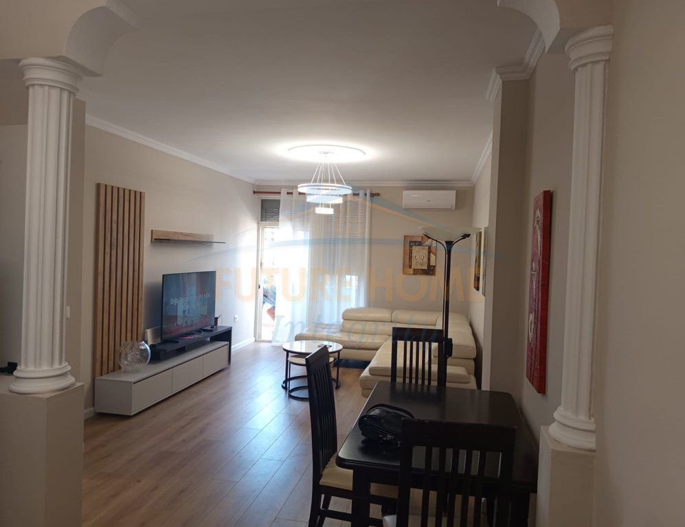 Affitto, Appartamento 1+1, 9 Piani, Tirana.