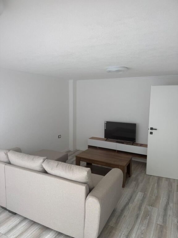 Appartamento 1+1 in affitto in Via 5-Maji.
