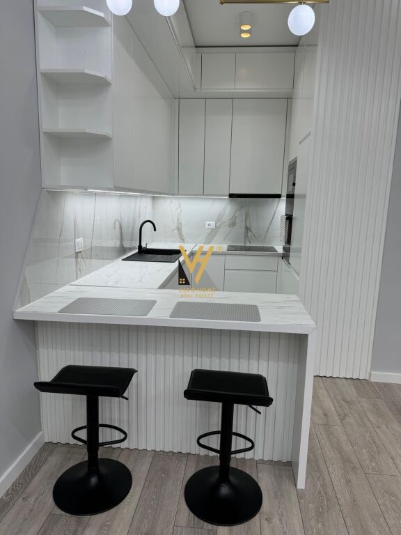 JEPET APARTAMENT 2+1 ME QIRA NE VLORE 90.000 LEKE