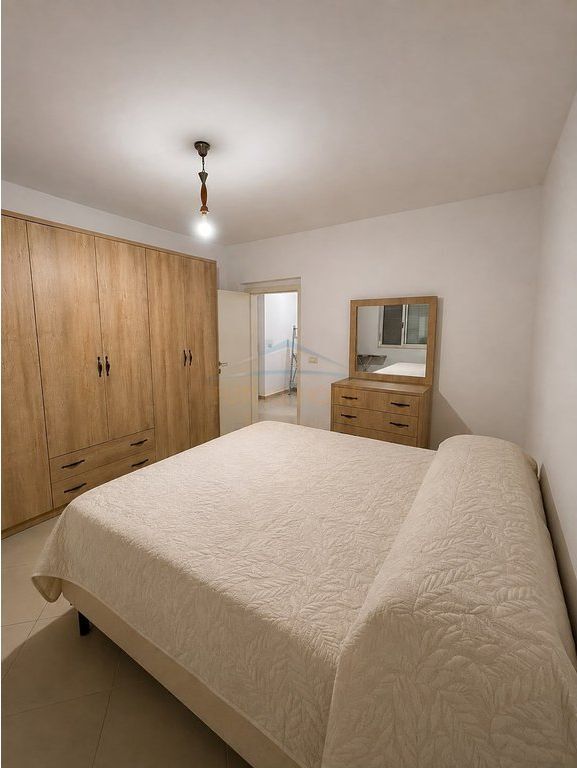 Affitto, Appartamento 1+1, Palazzo con Freccia, Tirana