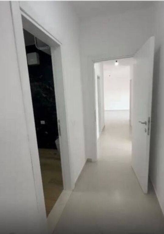 Appartamento in affitto per ufficio al Complesso Ndregjoni, Via Jordan Misja, Nuovo Viale.