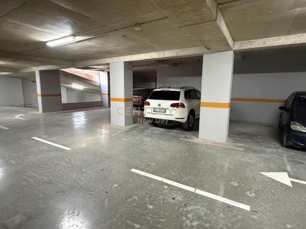 Apartament i sapo mobiluar me qira  post parkimi