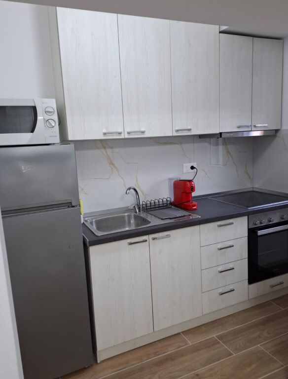 SHITET APARTAMENT 1+1 – RRUGA FERIT XHAJKO (ISH RESTORANT DURRËSI)