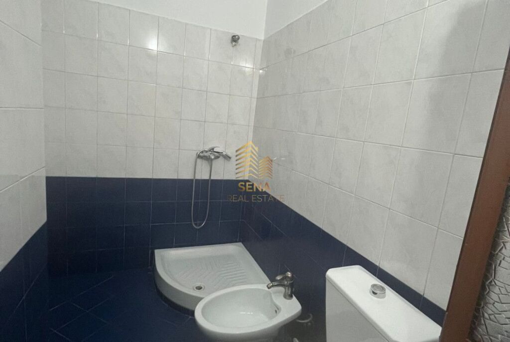 Qira, Garsoniere, Rruga Elbasan, Prane Sanatoriumi, 25.000 Leke/muaj